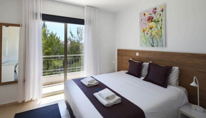 Image No.4-2 Bed Townhouse for sale