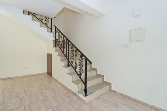 Image No.10-2 Bed Townhouse for sale