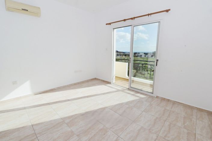 Image No.12-2 Bed Townhouse for sale