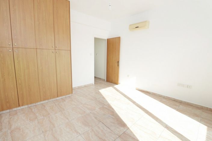 Image No.15-2 Bed Townhouse for sale