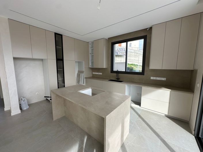 Image No.6-5 Bed Villa for sale