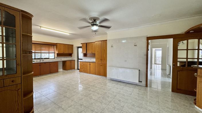 Image No.8-6 Bed Villa for sale