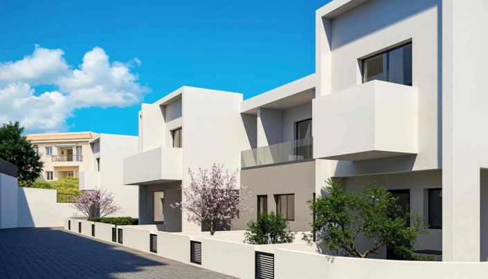 Image No.6-2 Bed Townhouse for sale