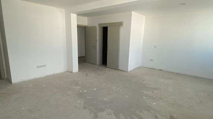 Image No.4-4 Bed Property for sale