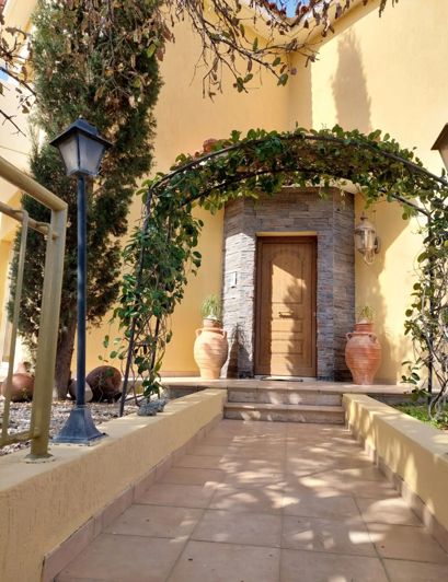 Image No.2-3 Bed Villa for sale