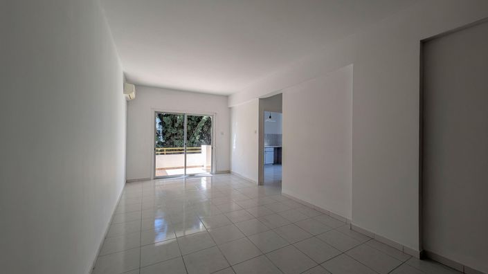 Image No.3-Appartement de 2 chambres à vendre à Agios Tychonas