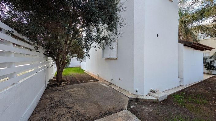 Image No.3-3 Bed Villa for sale