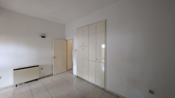 Image No.13-5 Bed Property for sale