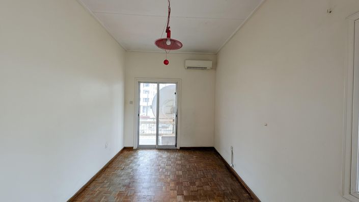 Image No.23-5 Bed Property for sale