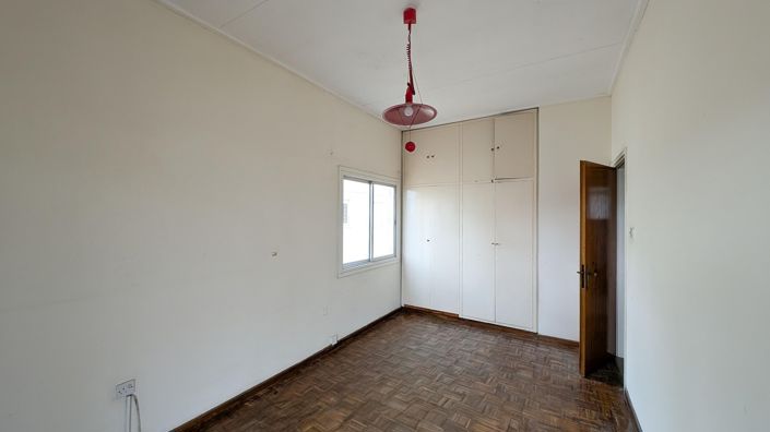 Image No.24-5 Bed Property for sale