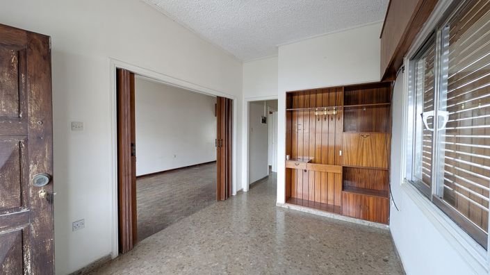 Image No.7-5 Bed Property for sale