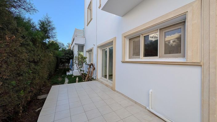 Image No.2-7 Bed Property for sale