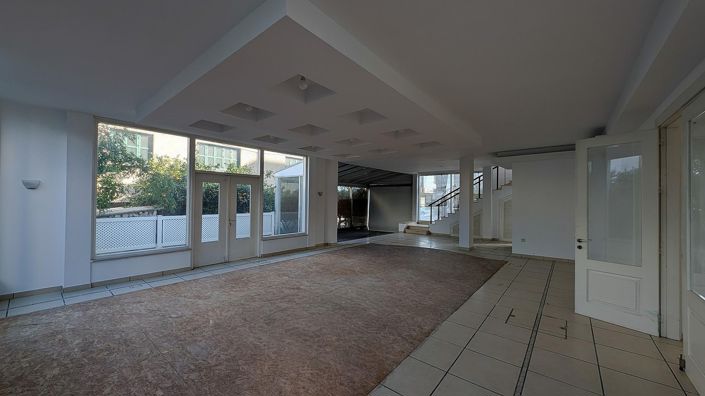 Image No.21-7 Bed Property for sale