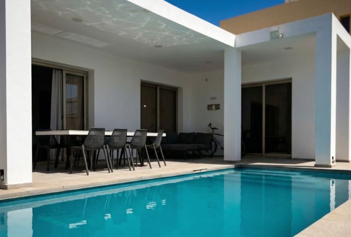 Image No.2-4 Bed Bungalow for sale