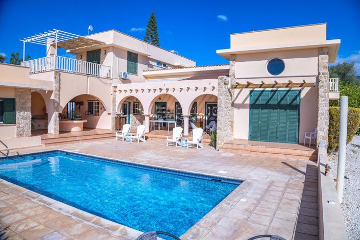 Image No.2-Villa de 6 chambres à vendre à Paphos