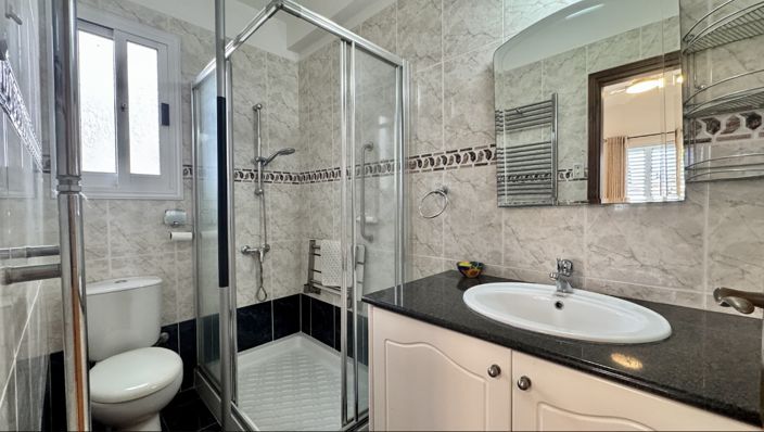 Image No.14-3 Bed Villa for sale