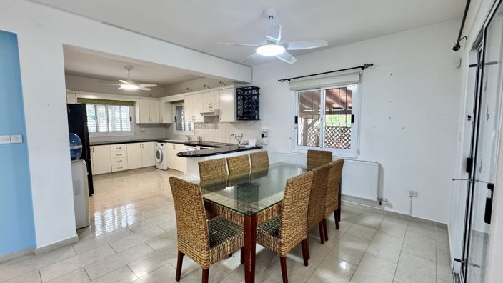 Image No.3-3 Bed Villa for sale