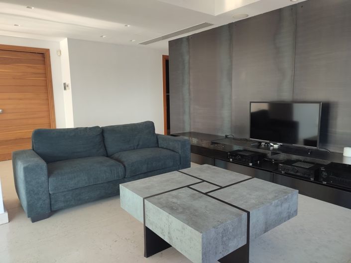 Image No.2-Propriété de 4 chambres à vendre à Limassol