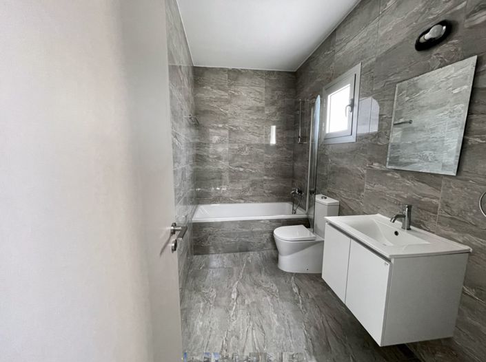 Image No.10-3 Bed Villa for sale