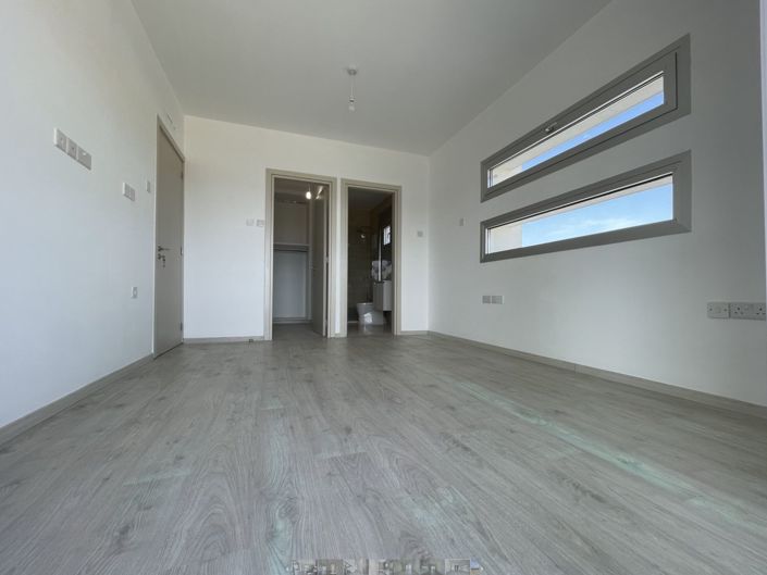 Image No.11-3 Bed Villa for sale