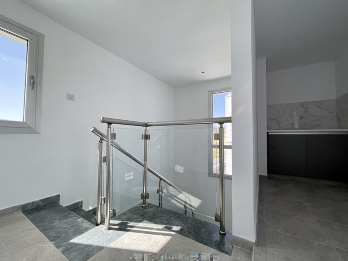 Image No.7-3 Bed Villa for sale