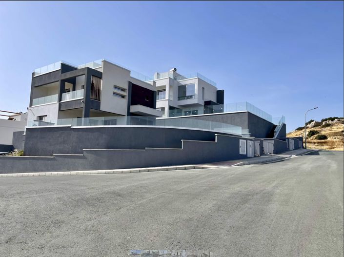 Image No.15-3 Bed Villa for sale