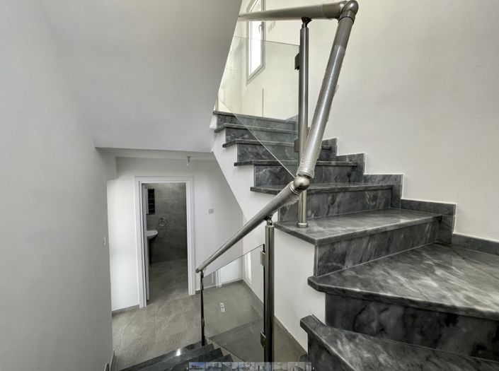 Image No.7-3 Bed Villa for sale