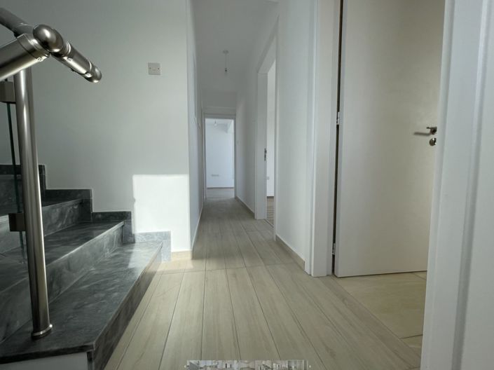 Image No.8-3 Bed Villa for sale