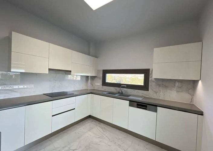 Image No.3-3 Bed Property for sale