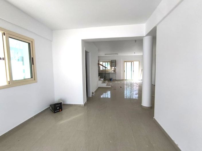 Image No.3-3 Bed Villa for sale