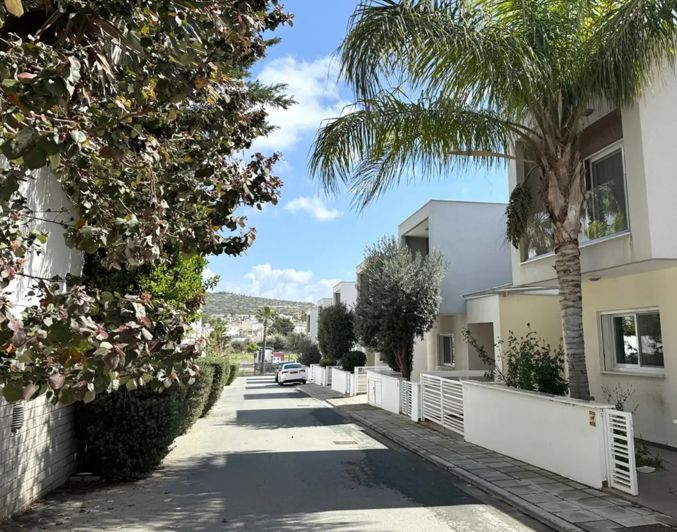 Image No.2-3 Bed Villa for sale