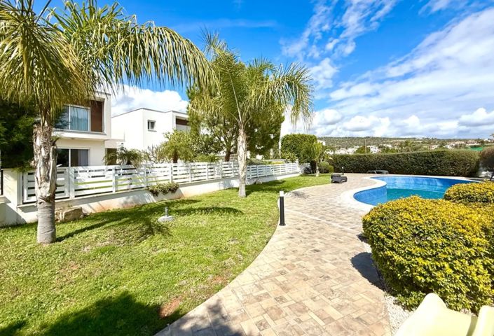 Image No.3-3 Bed Villa for sale