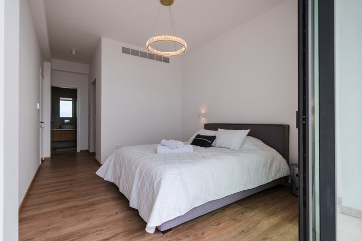 Image No.18-3 Bed Villa for sale