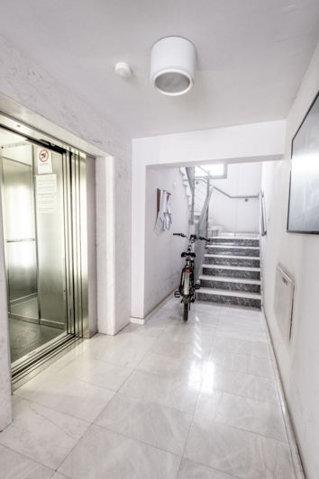 Image No.15-2 Bed Property for sale