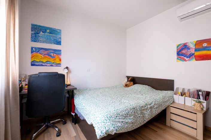 Image No.16-2 Bed Property for sale