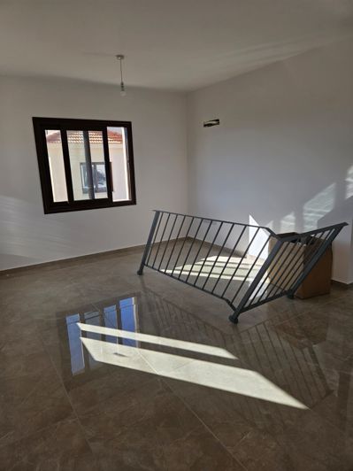 Image No.8-3 Bed Villa for sale