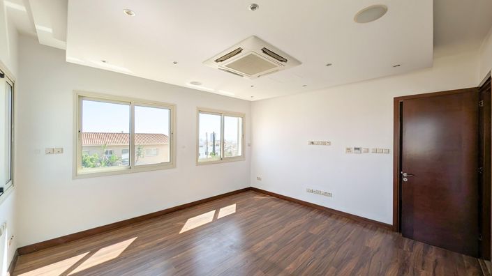 Image No.26-4 Bed Villa for sale