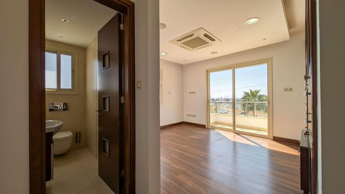 Image No.29-4 Bed Villa for sale