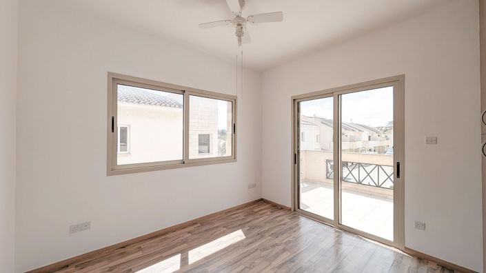 Image No.18-3 Bed Villa for sale