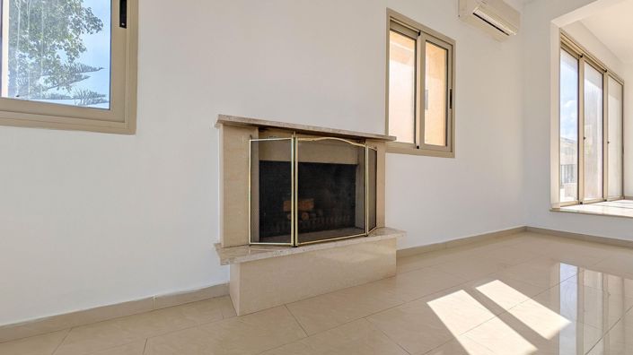 Image No.3-3 Bed Villa for sale