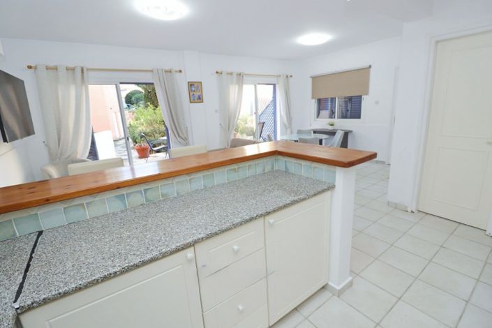 Image No.12-2 Bed Townhouse for sale