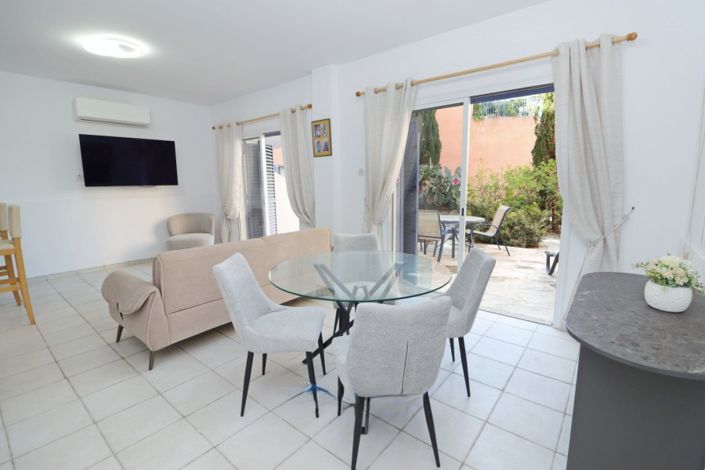 Image No.8-2 Bed Townhouse for sale