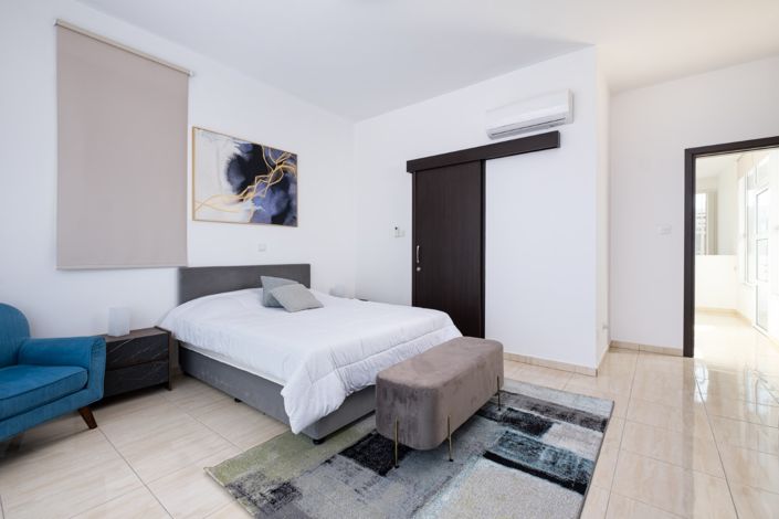 Image No.11-Villa de 4 chambres à vendre à Dromolaxia