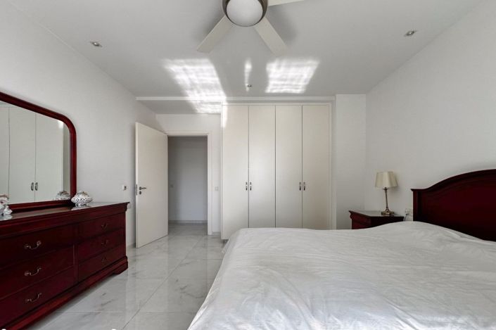 Image No.8-3 Bed Apartment for sale