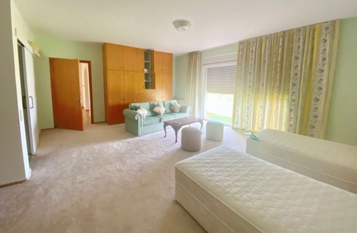 Image No.8-5 Bed Bungalow for sale