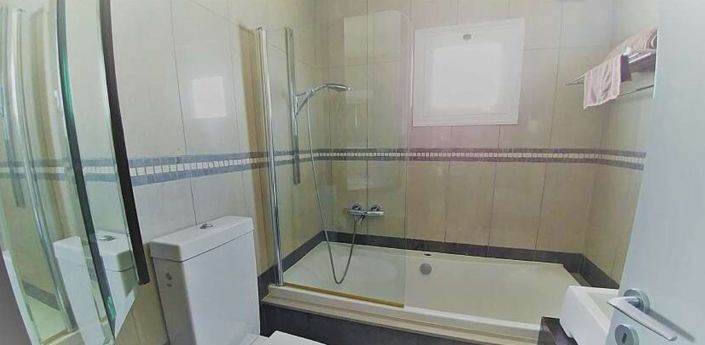 Image No.13-3 Bed Property for sale