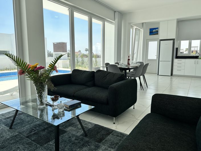 Image No.19-3 Bed Villa for sale