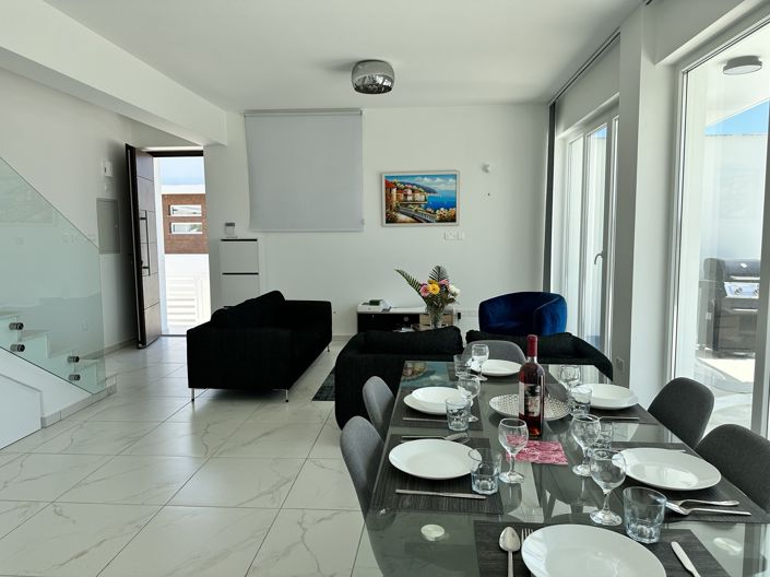 Image No.25-3 Bed Villa for sale