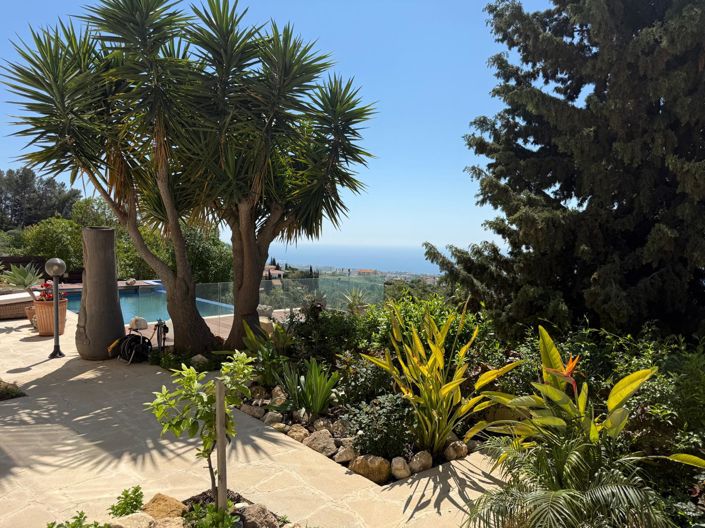 Image No.2-4 Bed Villa for sale