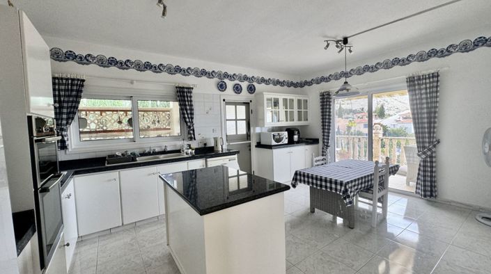 Image No.5-5 Bed Villa for sale